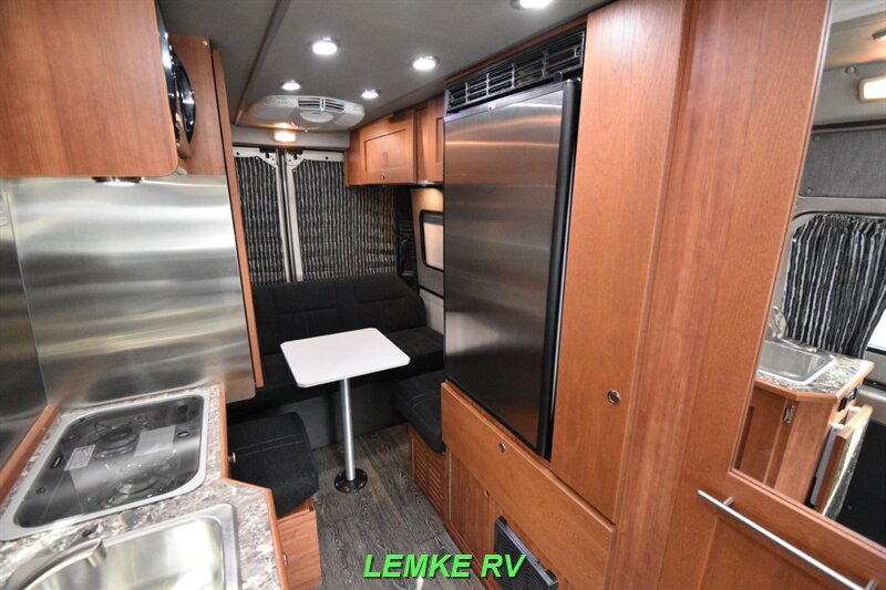 2018 Roadtrek Simplicity SRT   - Photo 12 - Rocklin, CA 95677