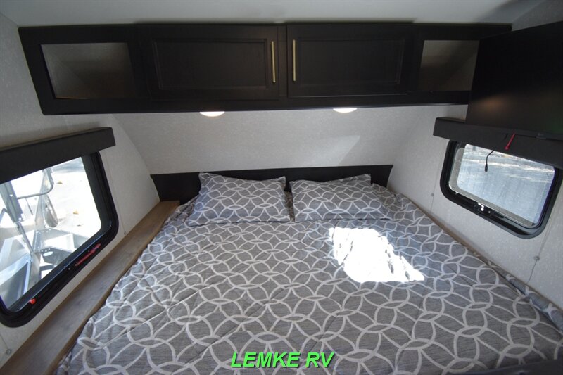 2021 Forest River Cherokee Wolf Pup 16HEBL   - Photo 17 - Rocklin, CA 95677