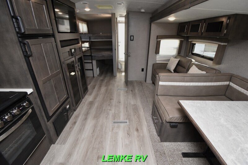 2020 Forest River Flagstaff Super Lite 27BHWS   - Photo 2 - Rocklin, CA 95677