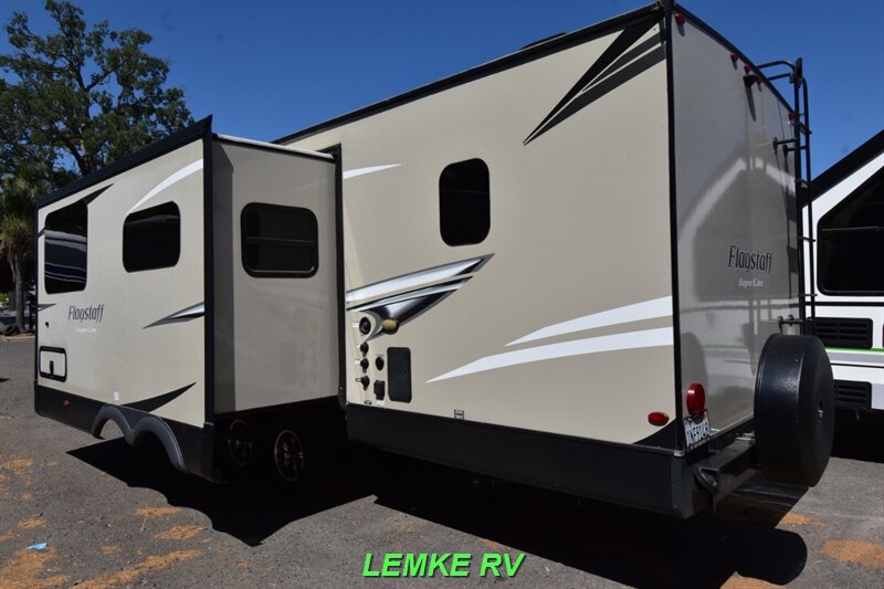 2020 Forest River Flagstaff Super Lite 27BHWS   - Photo 6 - Rocklin, CA 95677