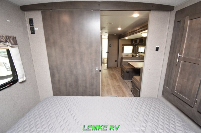 2020 Forest River Flagstaff Super Lite 27BHWS   - Photo 21 - Rocklin, CA 95677