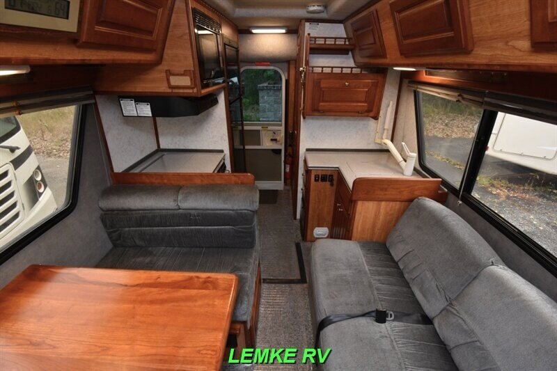 2004 Chinook Concourse XL 2100  