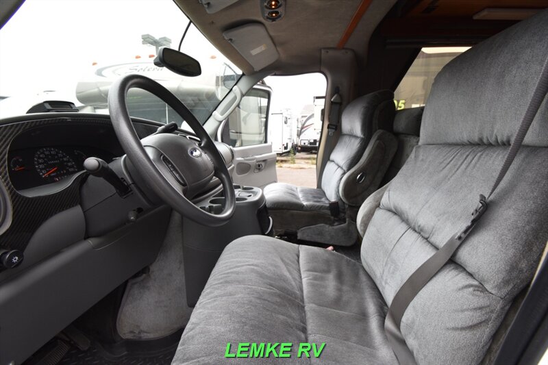 2004 Chinook Concourse XL 2100   - Photo 10 - Rocklin, CA 95677