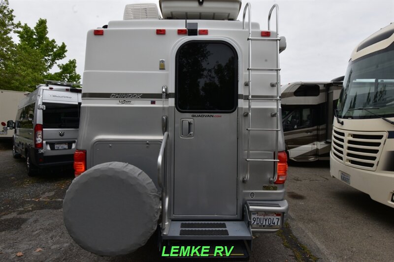2004 Chinook Concourse XL 2100   - Photo 8 - Rocklin, CA 95677