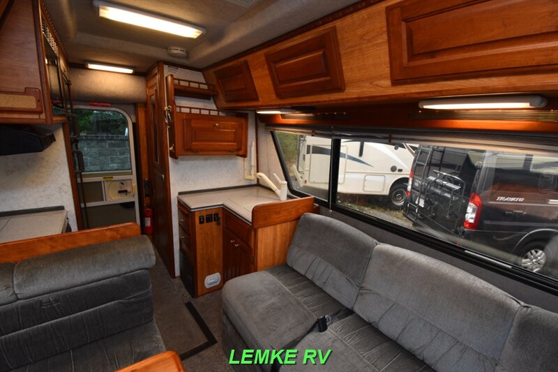 2004 Chinook Concourse XL 2100   - Photo 14 - Rocklin, CA 95677