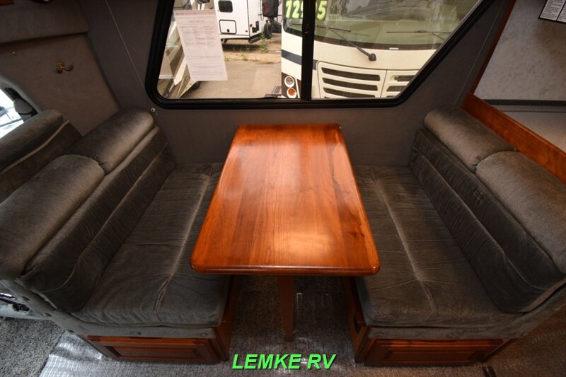 2004 Chinook Concourse XL 2100   - Photo 19 - Rocklin, CA 95677