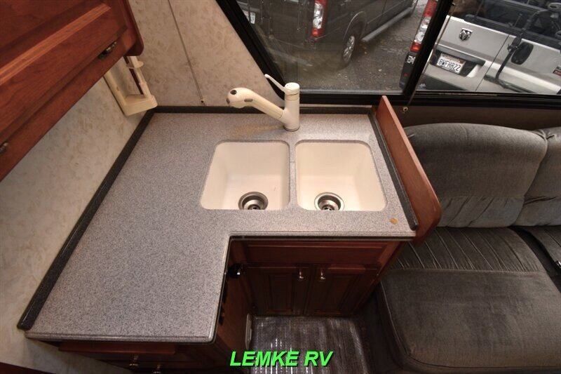 2004 Chinook Concourse XL 2100   - Photo 16 - Rocklin, CA 95677