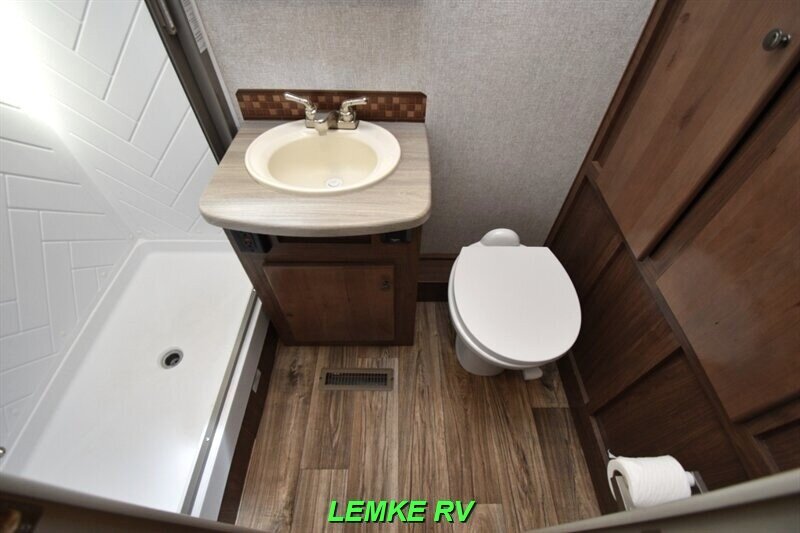 2022 Northwood Nash 23D   - Photo 19 - Rocklin, CA 95677