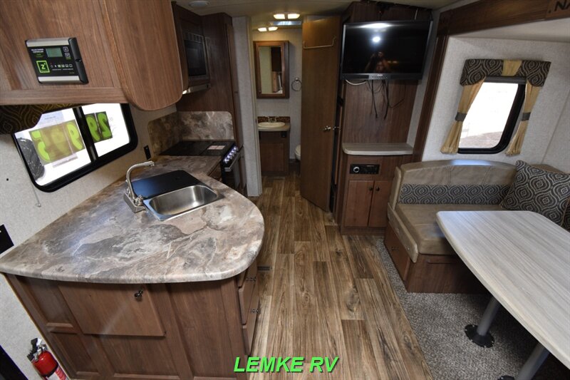 2022 Northwood Nash 23D   - Photo 2 - Rocklin, CA 95677