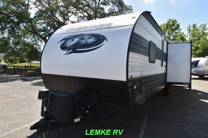 2023 Forest River Cherokee 306MM   - Photo 6 - Rocklin, CA 95677