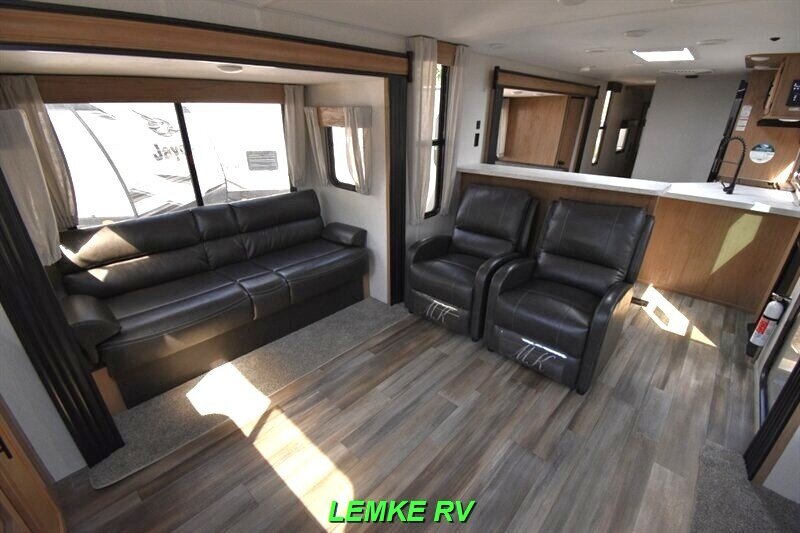 2023 Forest River Cherokee 306MM   - Photo 17 - Rocklin, CA 95677