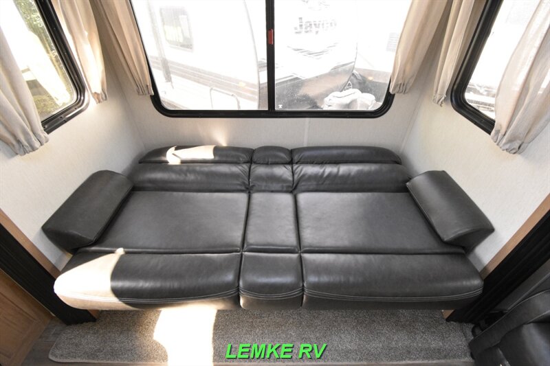 2023 Forest River Cherokee 306MM   - Photo 23 - Rocklin, CA 95677