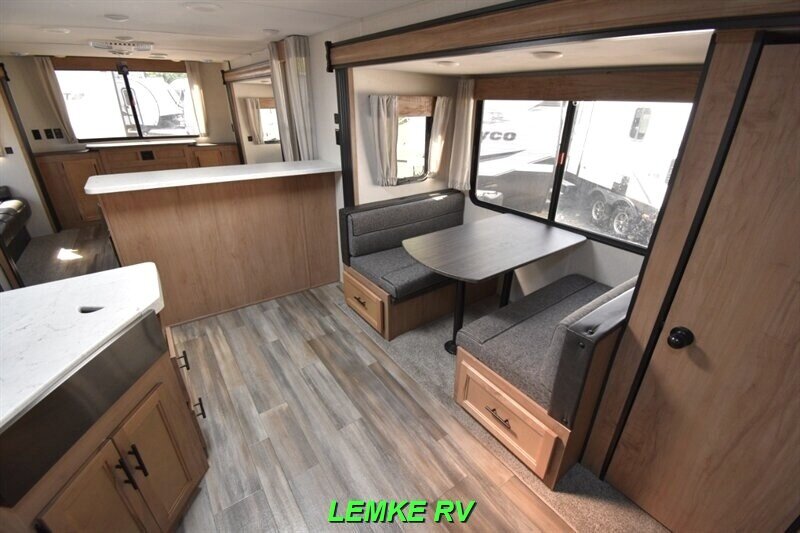 2023 Forest River Cherokee 306MM   - Photo 14 - Rocklin, CA 95677