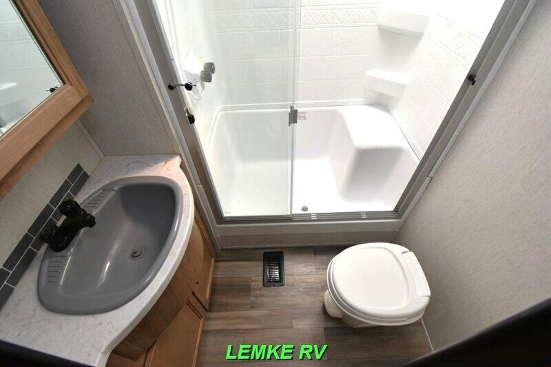 2023 Forest River Cherokee 306MM   - Photo 20 - Rocklin, CA 95677