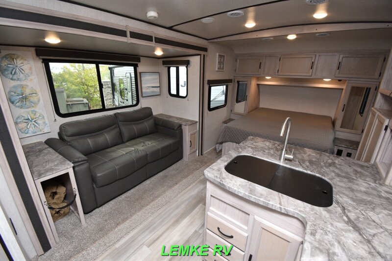 2021 Coachmen Spirit Ultra-Lite 1943RB   - Photo 10 - Rocklin, CA 95677