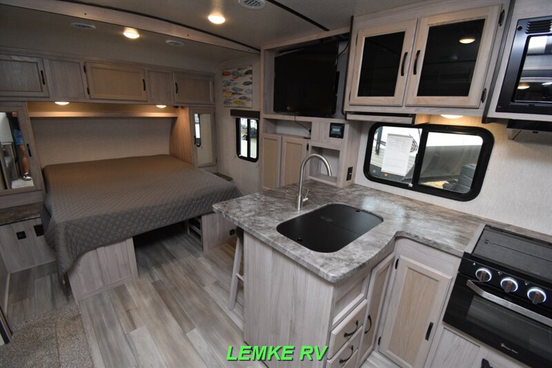 2021 Coachmen Spirit Ultra-Lite 1943RB   - Photo 21 - Rocklin, CA 95677