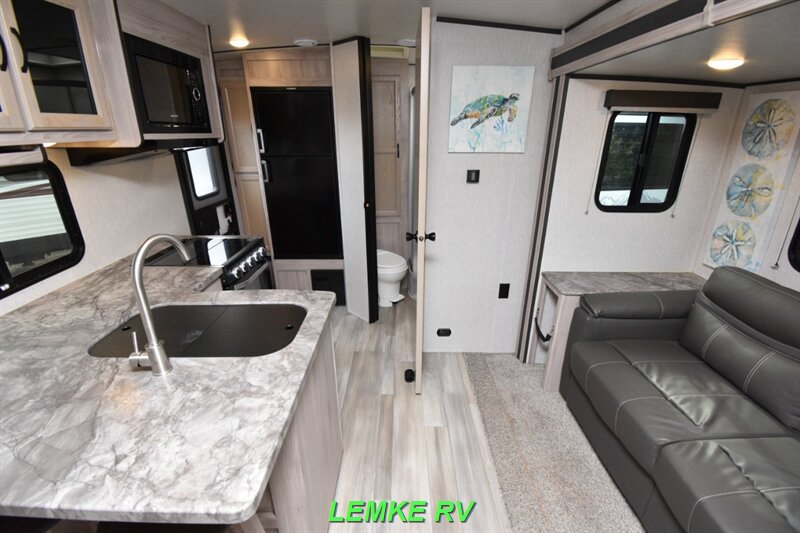 2021 Coachmen Spirit Ultra-Lite 1943RB   - Photo 2 - Rocklin, CA 95677