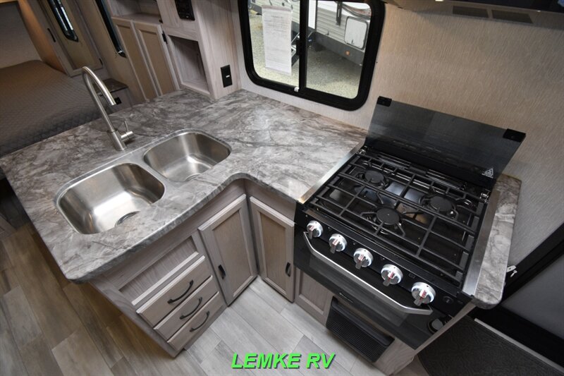 2021 Coachmen Spirit Ultra-Lite 1943RB   - Photo 14 - Rocklin, CA 95677