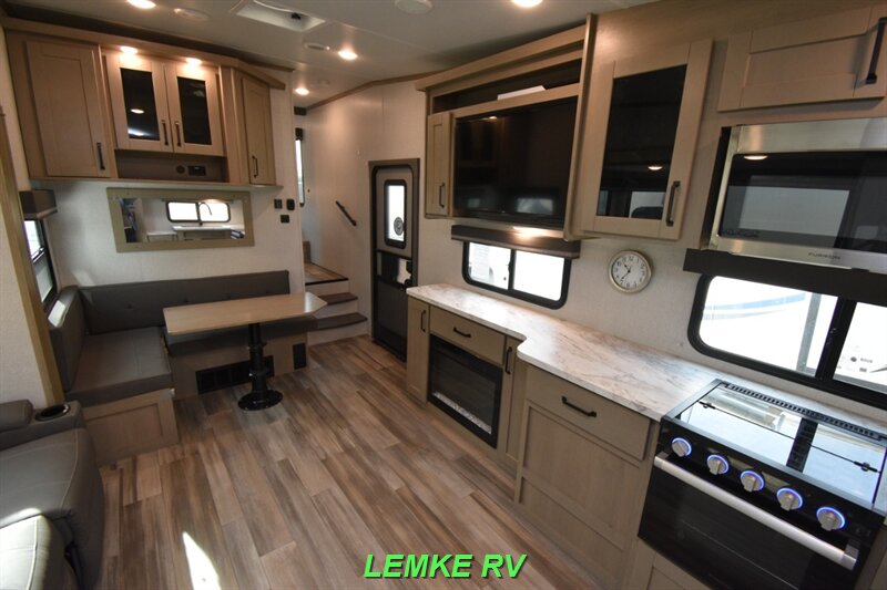 2024 Grand Design Reflection 270BN   - Photo 17 - Rocklin, CA 95677