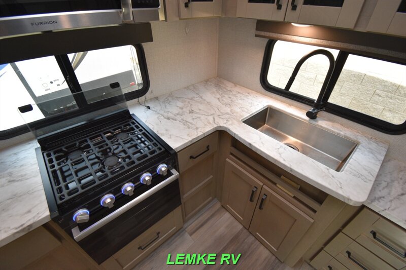 2024 Grand Design Reflection 270BN   - Photo 15 - Rocklin, CA 95677