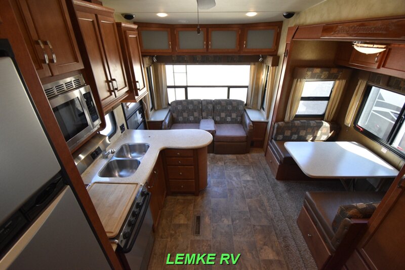 2014 Northwood Fox Mountain 235RLS   - Photo 2 - Rocklin, CA 95677