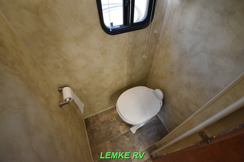 2014 Northwood Fox Mountain 235RLS   - Photo 20 - Rocklin, CA 95677