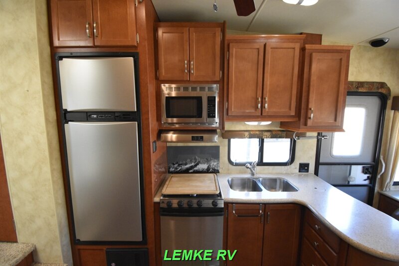 2014 Northwood Fox Mountain 235RLS   - Photo 14 - Rocklin, CA 95677