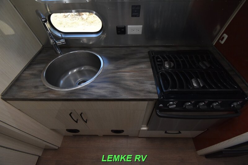2018 Airstream Serenity 23QB   - Photo 15 - Rocklin, CA 95677
