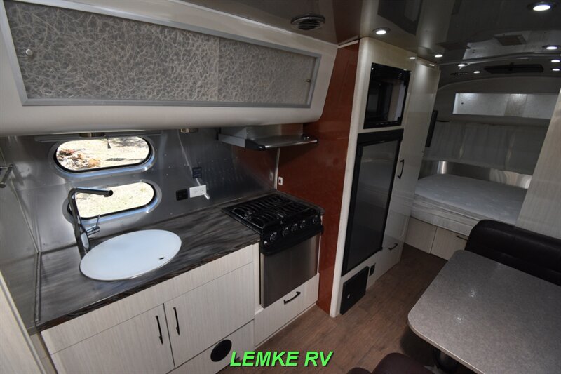 2018 Airstream Serenity 23QB   - Photo 10 - Rocklin, CA 95677