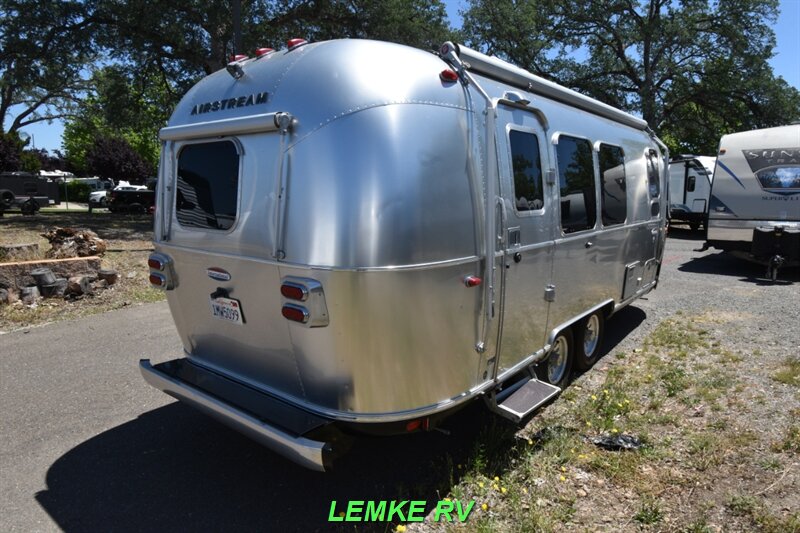 2018 Airstream Serenity 23QB   - Photo 9 - Rocklin, CA 95677