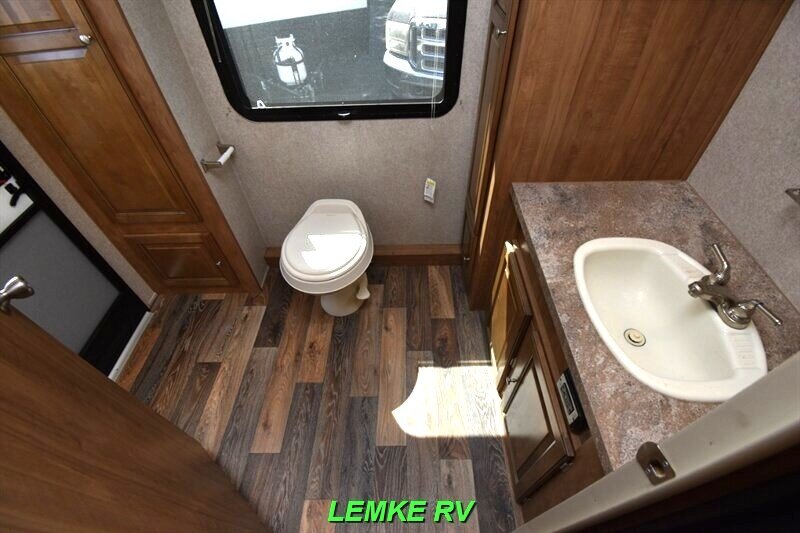 2017 Forest River Rockwood Mini Lite 2503S   - Photo 20 - Rocklin, CA 95677