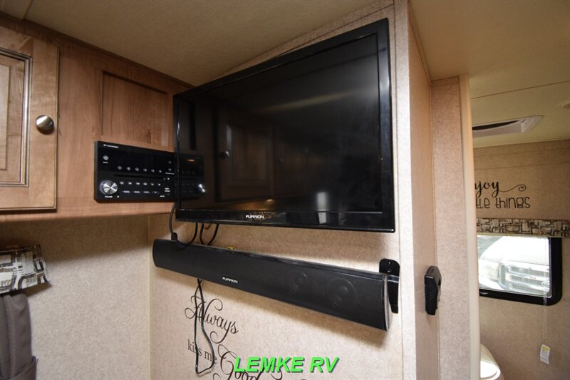 2017 Forest River Rockwood Mini Lite 2503S   - Photo 24 - Rocklin, CA 95677