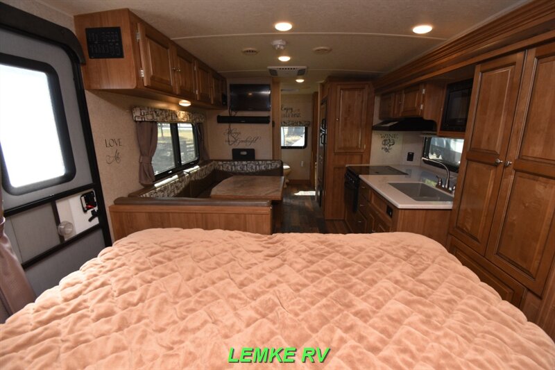 2017 Forest River Rockwood Mini Lite 2503S   - Photo 19 - Rocklin, CA 95677