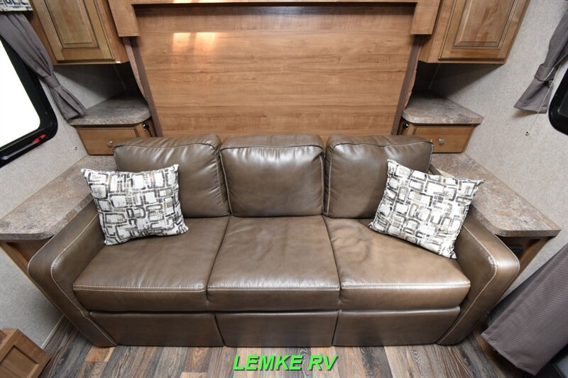 2017 Forest River Rockwood Mini Lite 2503S   - Photo 14 - Rocklin, CA 95677