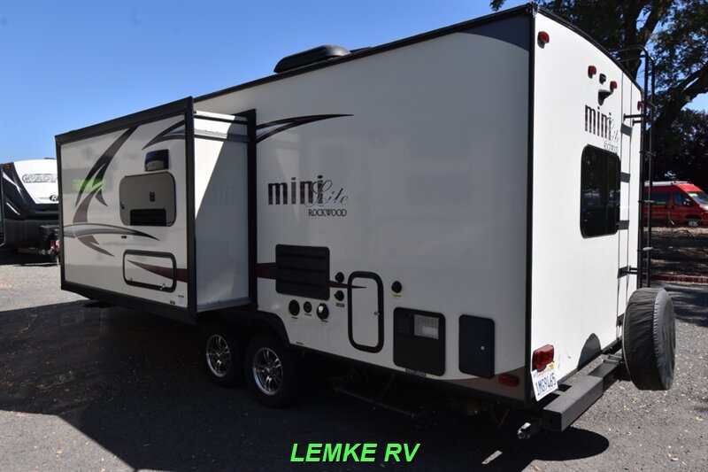 2017 Forest River Rockwood Mini Lite 2503S   - Photo 7 - Rocklin, CA 95677