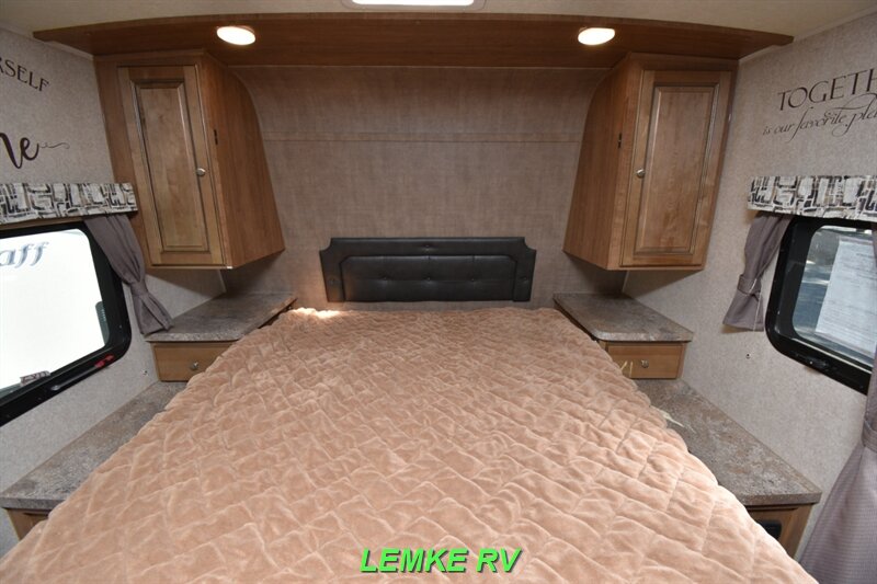 2017 Forest River Rockwood Mini Lite 2503S   - Photo 17 - Rocklin, CA 95677