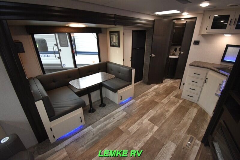 2021 Venture RV Stratus 261VRL   - Photo 11 - Rocklin, CA 95677