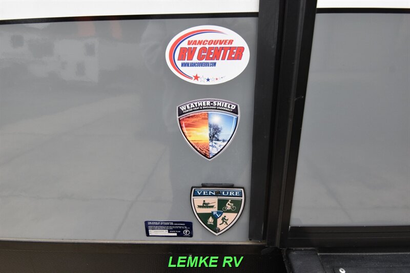 2021 Venture RV Stratus 261VRL   - Photo 10 - Rocklin, CA 95677