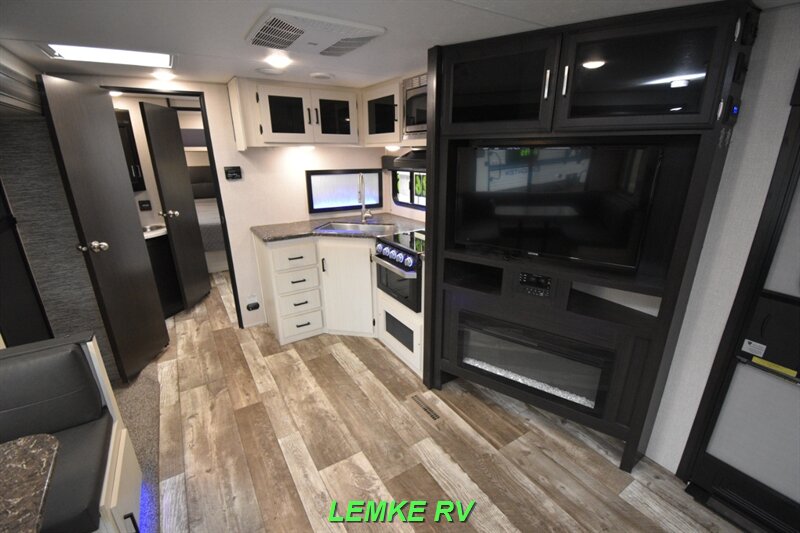 2021 Venture RV Stratus 261VRL   - Photo 23 - Rocklin, CA 95677