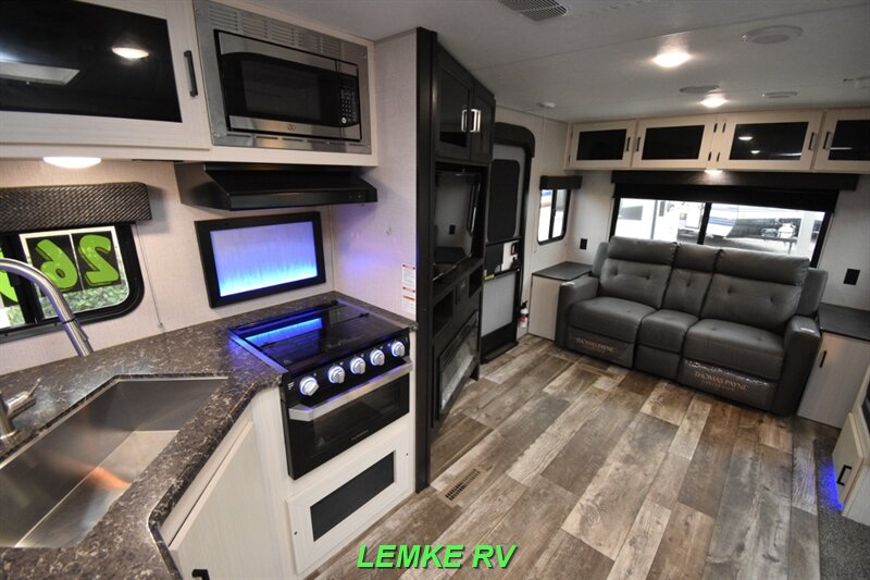 2021 Venture RV Stratus 261VRL   - Photo 15 - Rocklin, CA 95677