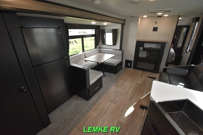 2022 Forest River Cherokee 274BRBBL   - Photo 16 - Rocklin, CA 95677