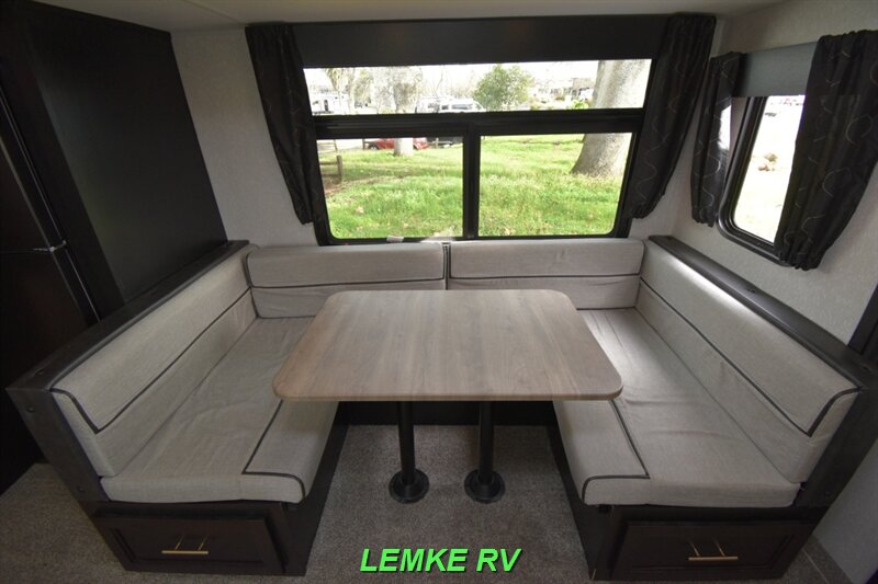 2022 Forest River Cherokee 274BRB   - Photo 14 - Rocklin, CA 95677