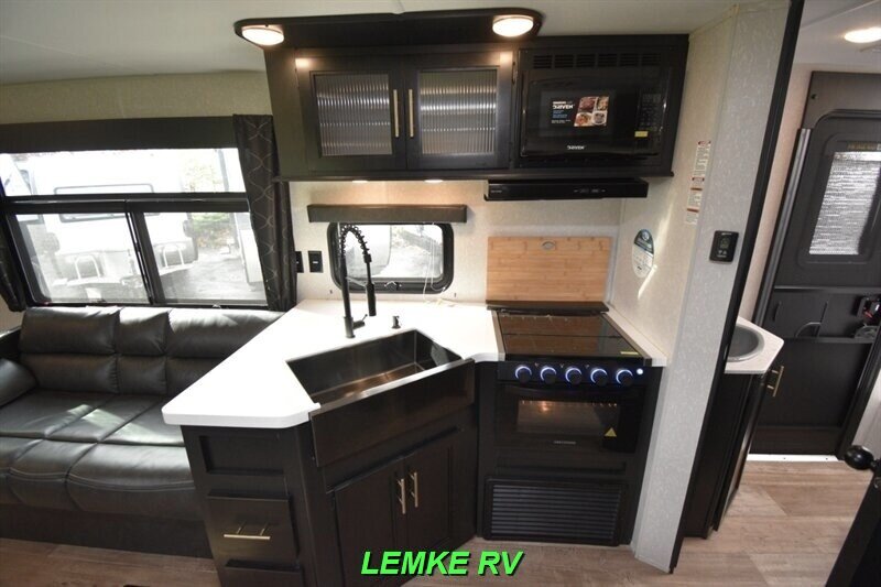 2022 Forest River Cherokee 274BRBBL   - Photo 12 - Rocklin, CA 95677