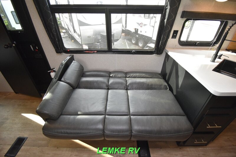 2022 Forest River Cherokee 274BRB   - Photo 25 - Rocklin, CA 95677