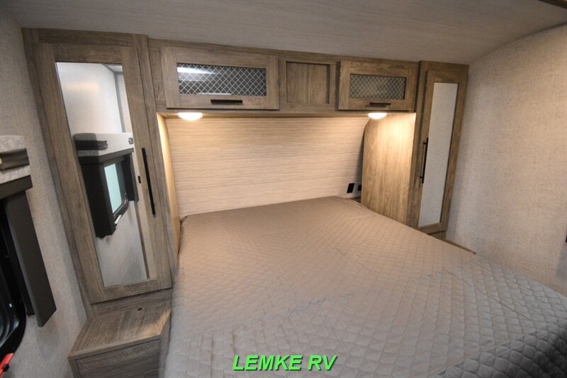 2021 Forest River Salem Hemisphere Hyper Lyte 23BHHL   - Photo 17 - Rocklin, CA 95677