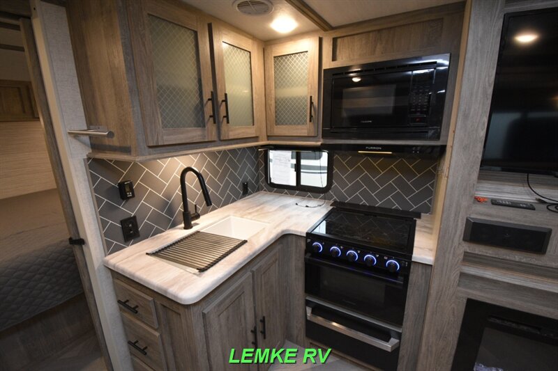 2021 Forest River Salem Hemisphere Hyper Lyte 23BHHL   - Photo 16 - Rocklin, CA 95677