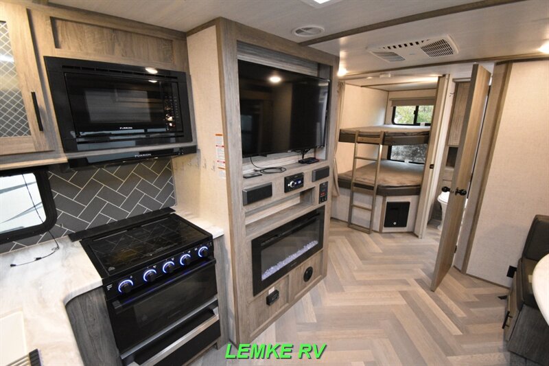 2021 Forest River Salem Hemisphere Hyper Lyte 23BHHL   - Photo 12 - Rocklin, CA 95677