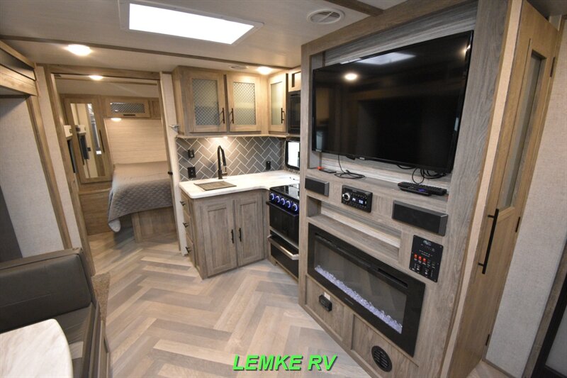 2021 Forest River Salem Hemisphere Hyper Lyte 23BHHL   - Photo 14 - Rocklin, CA 95677