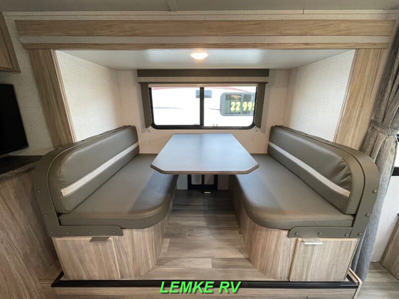 2021 Winnebago Micro Minnie 2306BHS   - Photo 15 - Rocklin, CA 95677