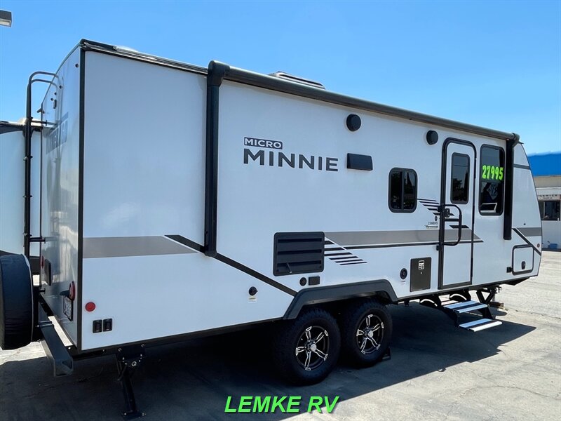 2021 Winnebago Micro Minnie 2306BHS   - Photo 8 - Rocklin, CA 95677